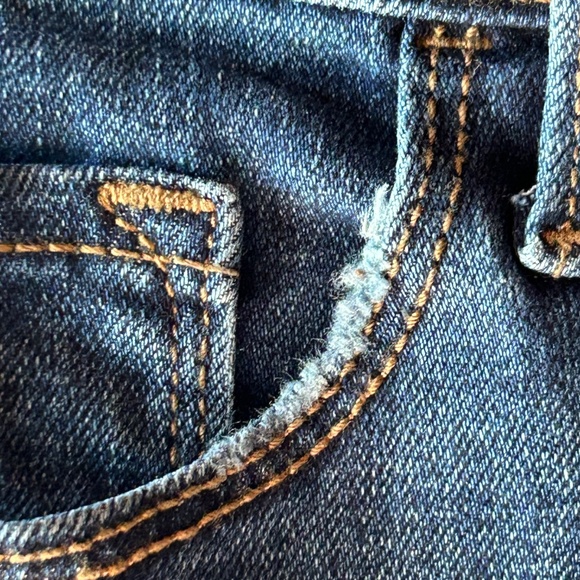 Old Navy Medium Wash Jean Shorts High Rise Bermuda Size 12 Women - Picture 4 of 9